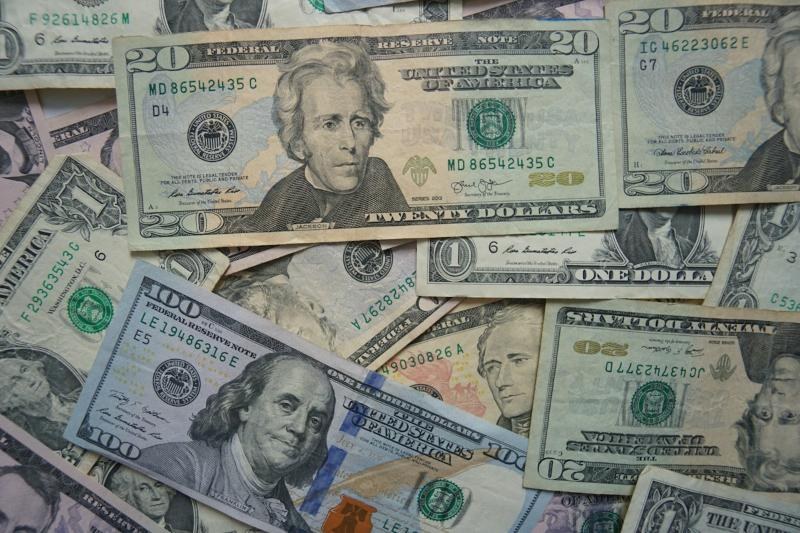 US twenty and hundred dollar bills